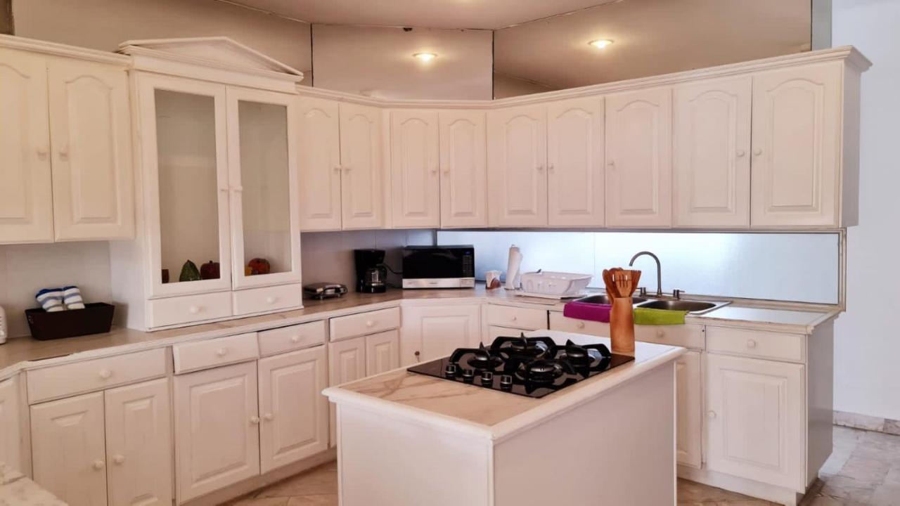 Casa Blanca Zh Kukulkan Mall Cancun Ngoại thất bức ảnh